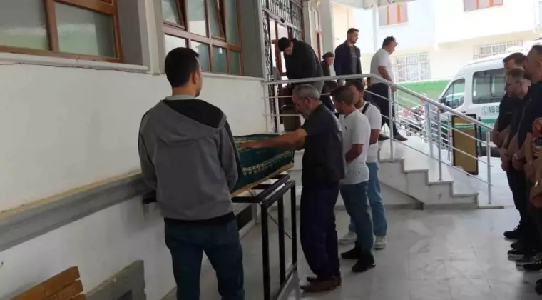 25 Yaşındaki Genç Adam Baltayla Öldürüldü