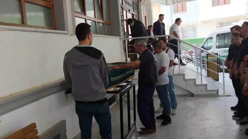 25 Yaşındaki Genç Adam Baltayla Öldürüldü