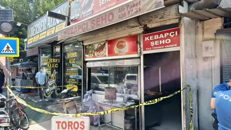 Adana’da Annelerini Bıçaklayarak Öldürdü
