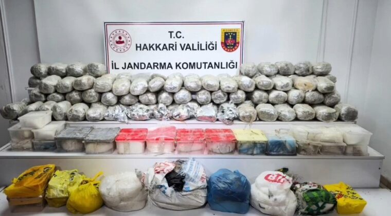 Hakkari’de 121 kilo uyuşturucu ele geçirildi