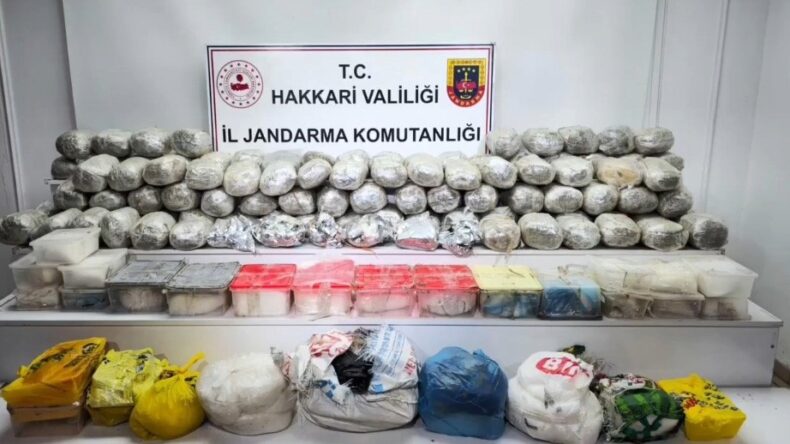 Hakkari’de 121 kilo uyuşturucu ele geçirildi