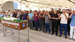 15 Yaşındaki Kız, Kadını Boğarak Öldürdü