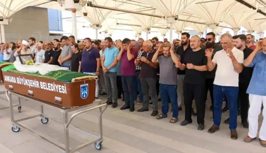 15 Yaşındaki Kız, Kadını Boğarak Öldürdü