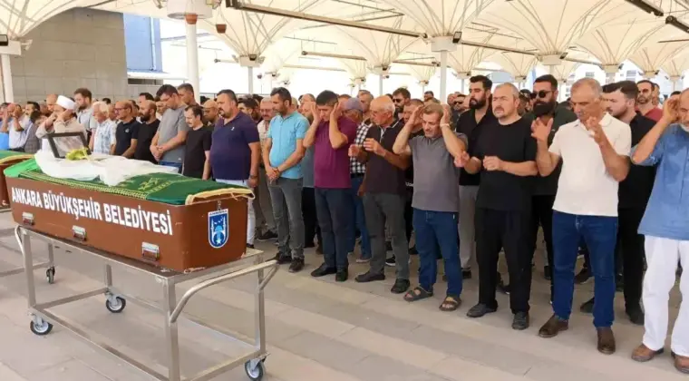 15 Yaşındaki Kız, Kadını Boğarak Öldürdü