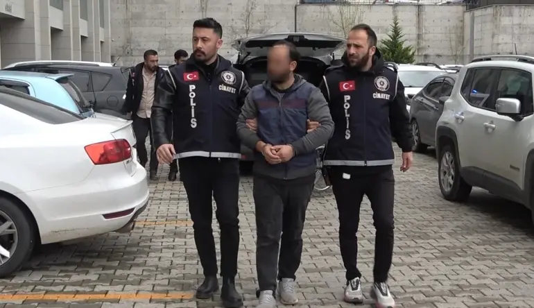 Yeni doğan bebek fotoğrafından sonra ortalık karıştı: Hastaneyi bastılar
